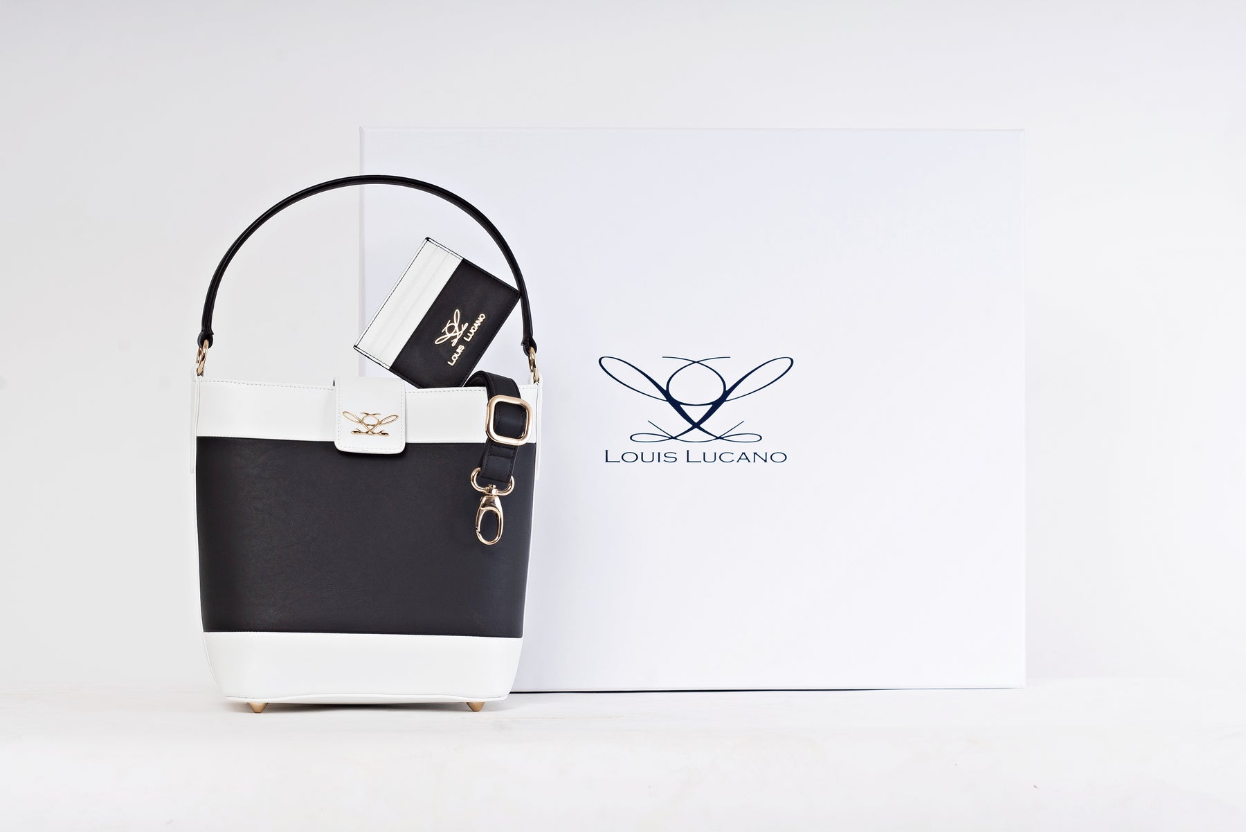 BAO Bucket Bag